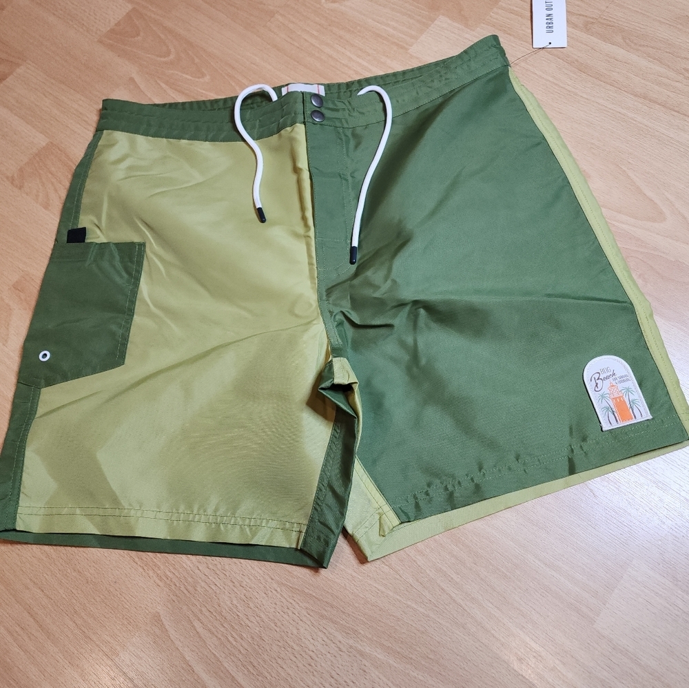 NWT BDG Colorblocked Green Unlined Swim Short Boardshort Mens Size Medium